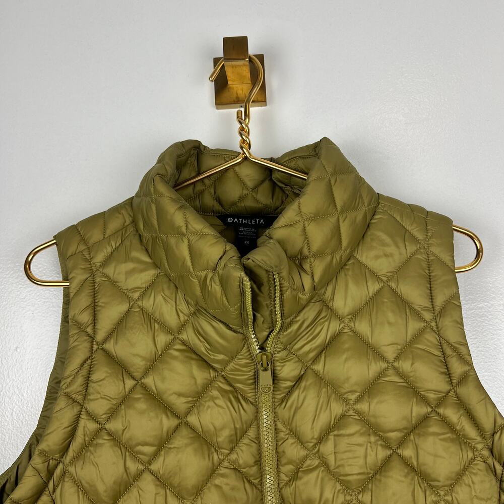 Athleta Quilted Vest in Olive Green - Picture 7 of 8